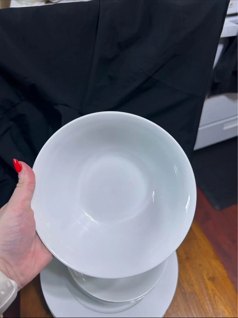 Amazon White Ceramic Plate and Bowl Set with Clear Glass Tumblers